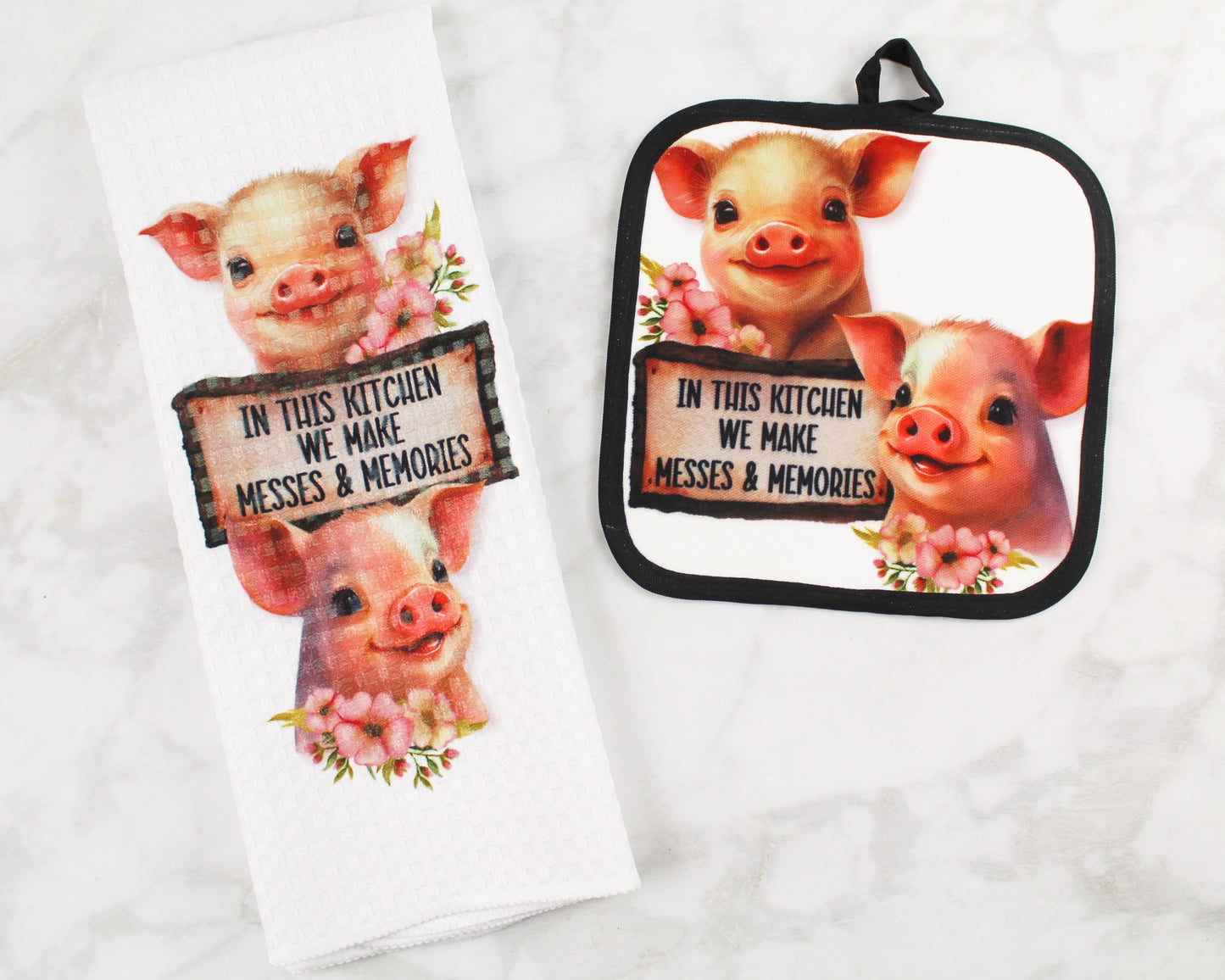 In This Kitchen We Make Messes and Memories Pig Towel/Pot Holder Set